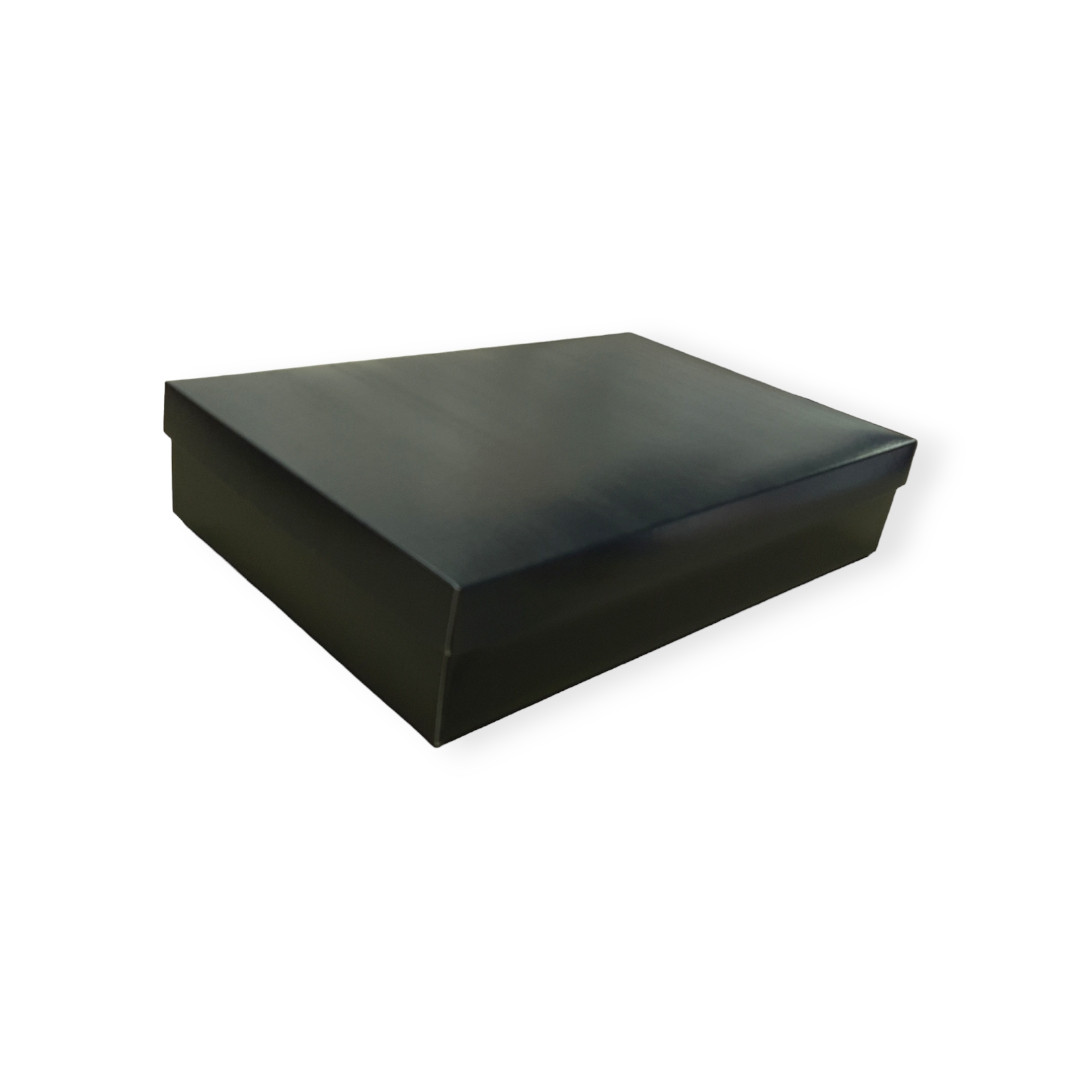 CAIXA PRESENTE RETANGULAR GOFRADA G PRETA COR 4 30X20X6,5  C/1 UN