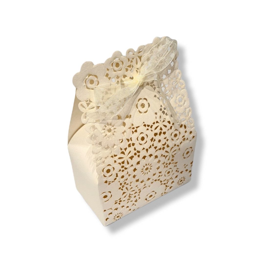 CAIXINHA DE PAPEL CORTE LASER 9X5X13CM BEGE C/1 UN